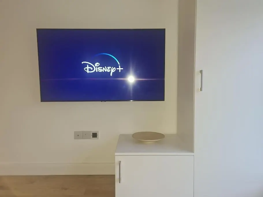 Neon Heights 2 Bed Luton Town Centre Apartment Luton (Bedfordshire)